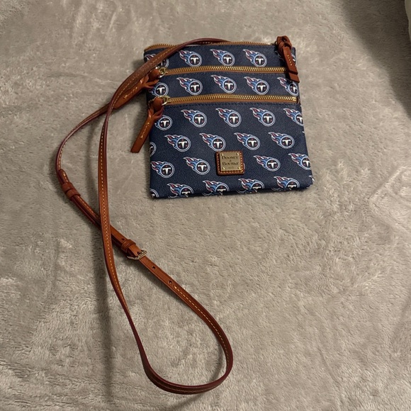 Dooney & Bourke Tennessee Titans Crossbody NWOT - Picture 2 of 7